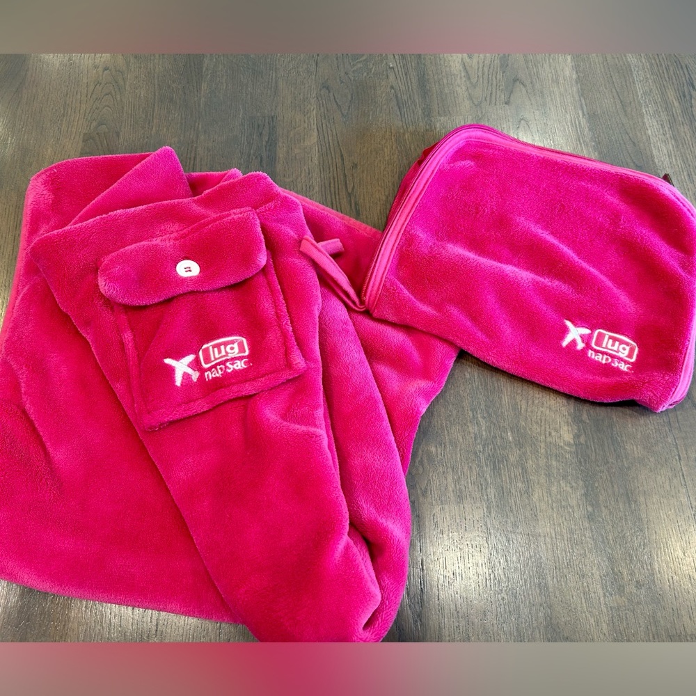 ✈️LUG Nap Sac✈️- Plush Travel/Pillow Set